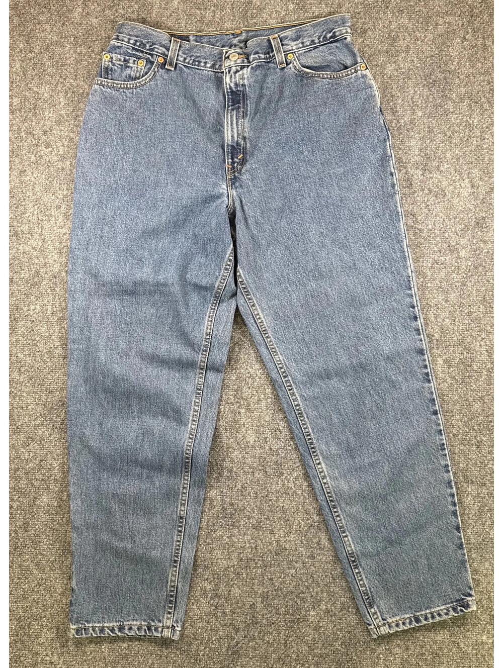 Vintage 2000 Levi's 550 Relaxed Tapered Jeans Made in USA
